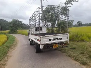 Mazda Bongo Brawny 1997