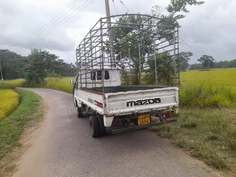 Mazda Bongo Brawny 1997