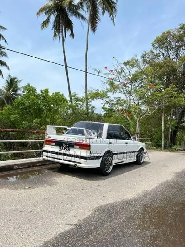 Nissan Sunny 1987