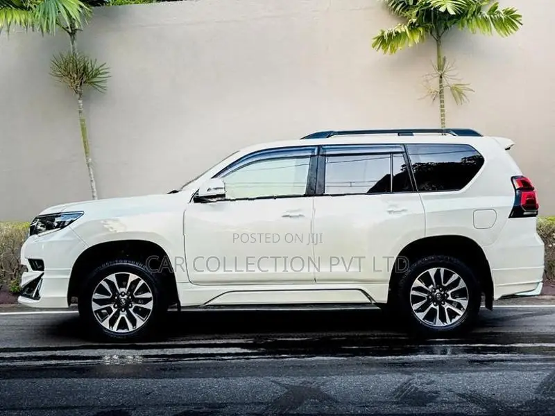 Toyota Land Cruiser Prado 2023