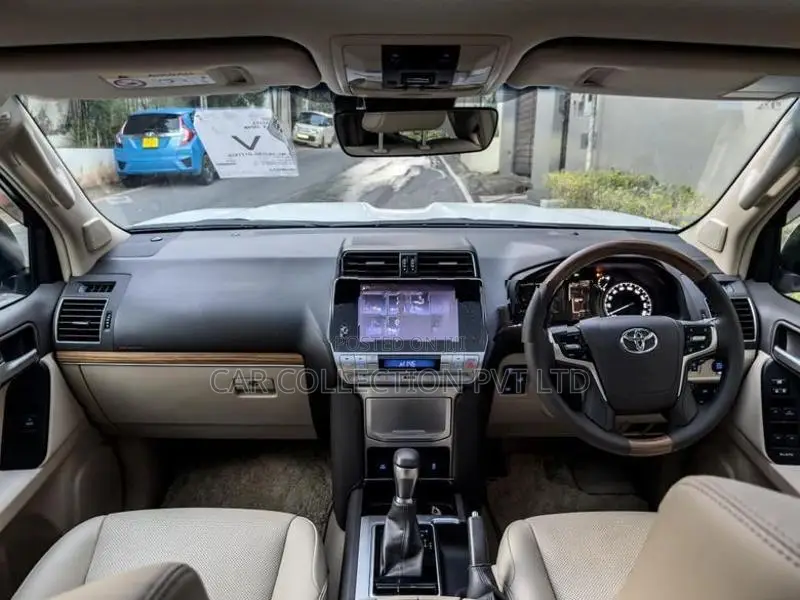 Toyota Land Cruiser Prado 2023