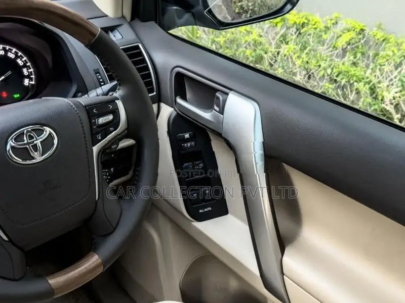 Toyota Land Cruiser Prado 2023