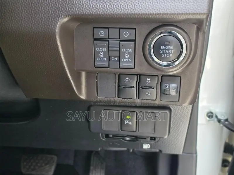 Toyota Roomy G GRADE 2024