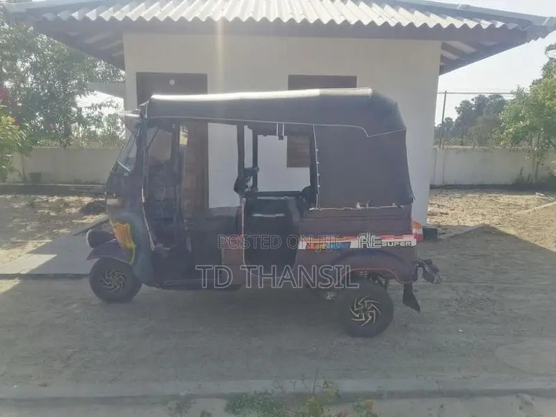 Bajaj RE 2004