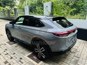 Honda Vezel Z Play Full Option 2026