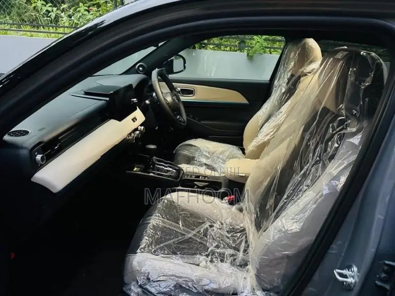 Honda Vezel Z Play Full Option 2026
