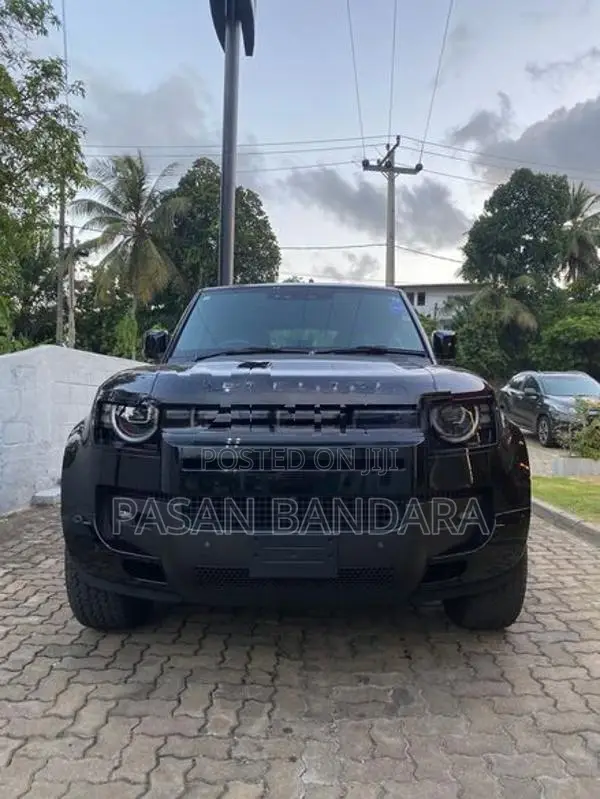 Land Rover Defender 2026