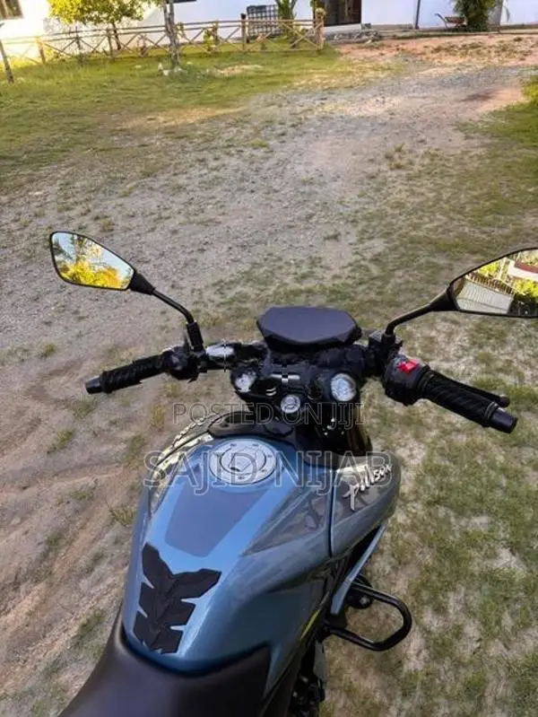 Bajaj Pulsar N160 2025