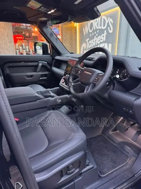Land Rover Defender 2026