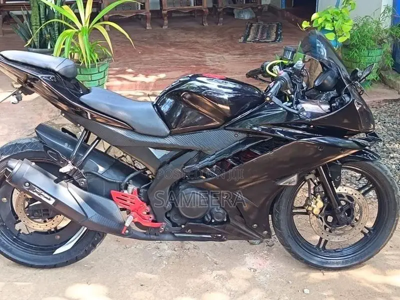 Yamaha R15 2015