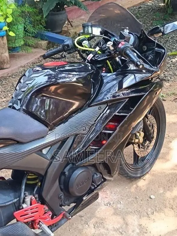 Yamaha R15 2015