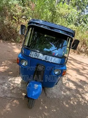 Bajaj RE 2010