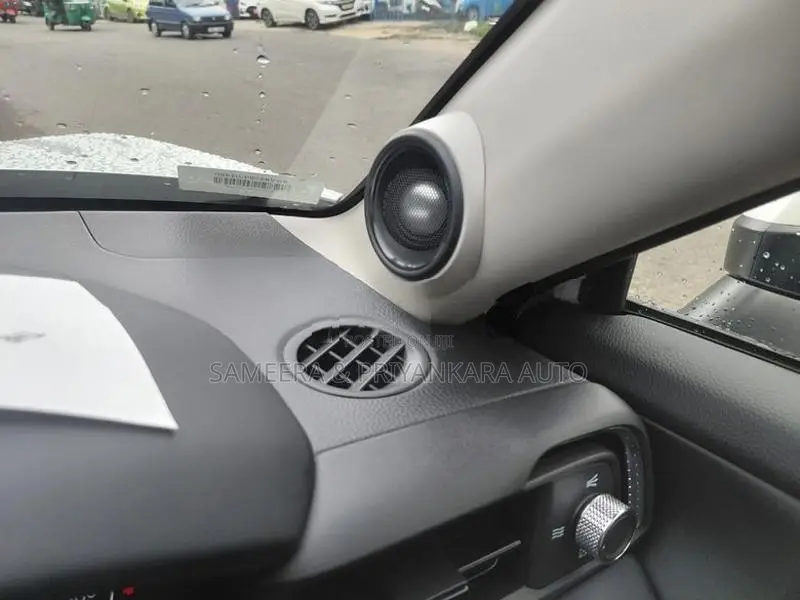 Honda Vezel Z Premium P White 2026
