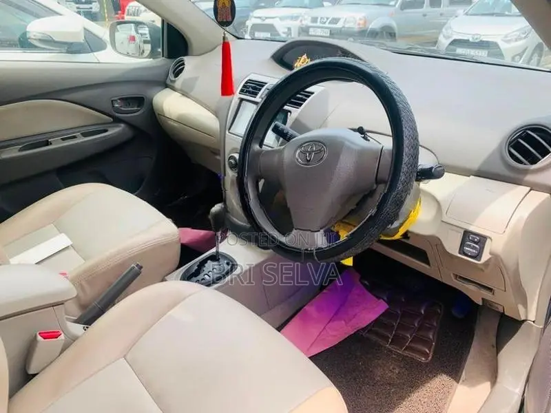 Toyota Yaris 2013