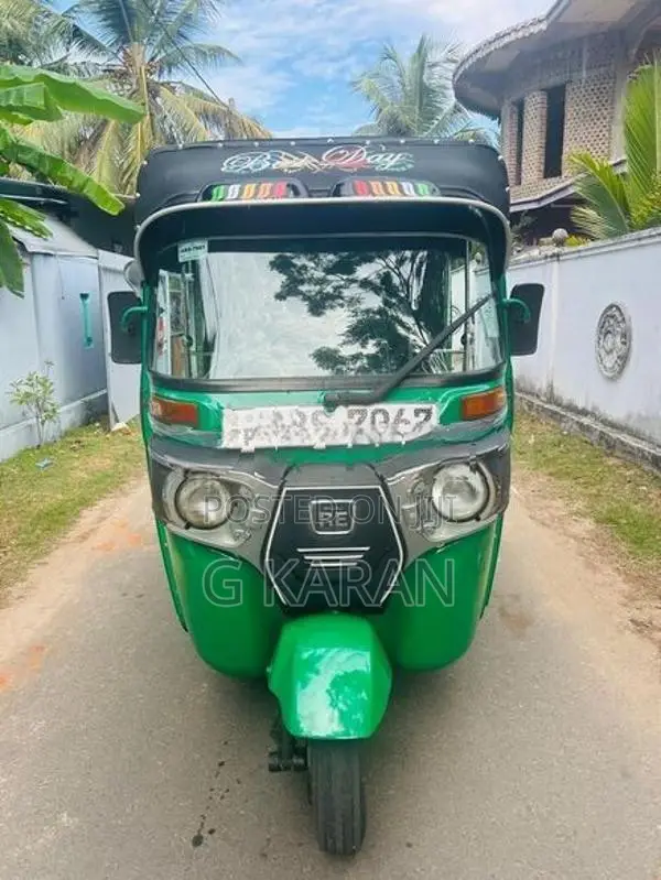 Bajaj RE 2018
