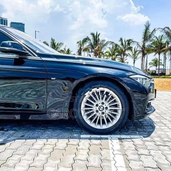 BMW 318i Luxury Line 2016