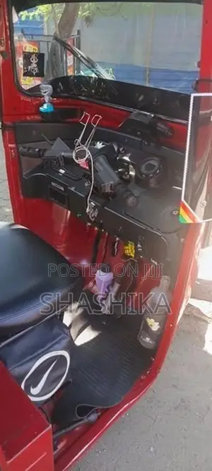 Bajaj RE 4 Stroke 2013