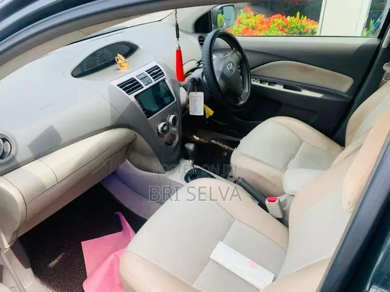 Toyota Yaris 2013