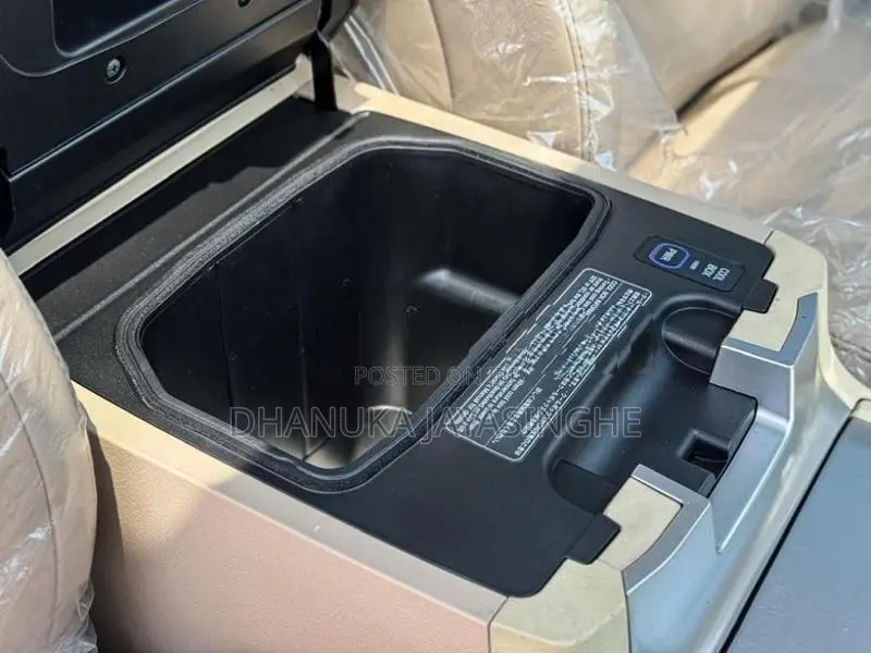 Toyota Land Cruiser V8 Parliament Unreg 2013
