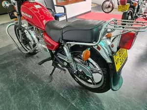 Suzuki GN 125 2016