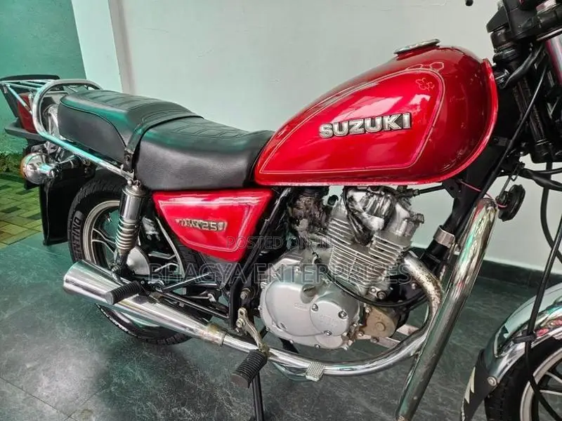 Suzuki GN 125 2016