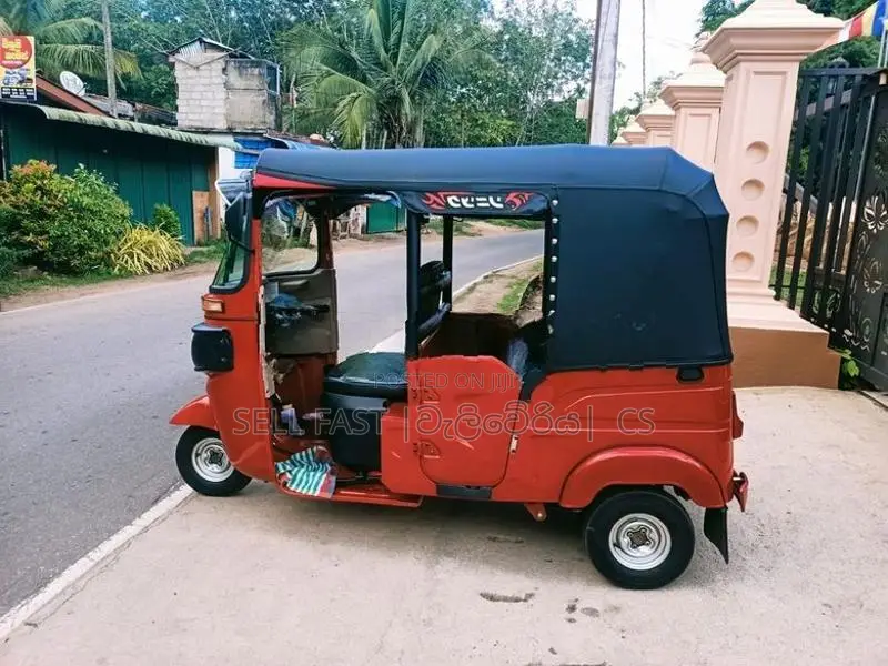 Bajaj RE 4Stroke Three wheel 2025