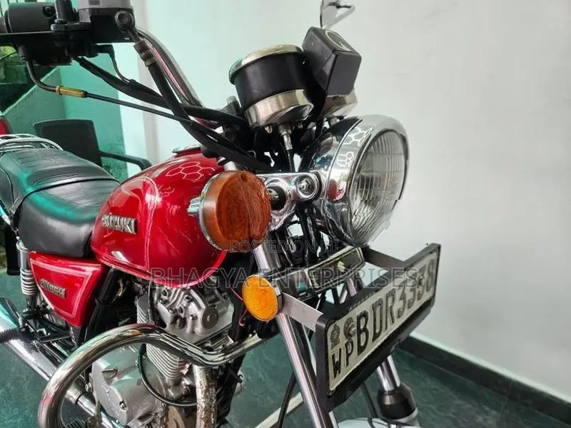 Suzuki GN 125 2016