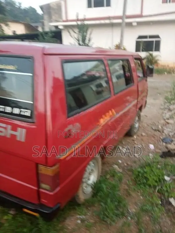 Mitsubishi L300 Delica 1983