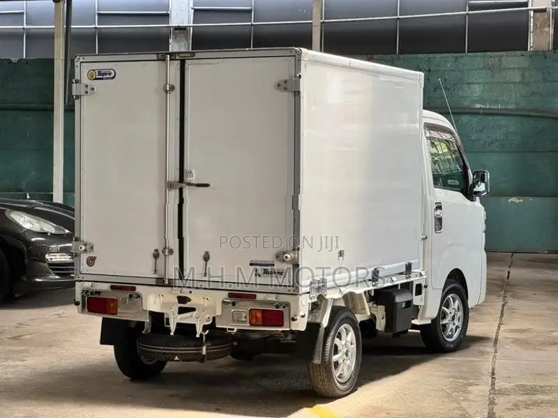 Daihatsu Freezer Truck 2023