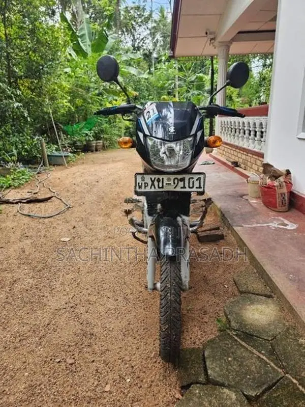 Bajaj CT100 2012