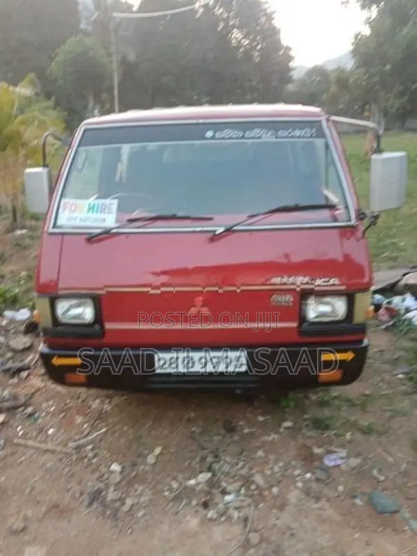 Mitsubishi L300 Delica 1983