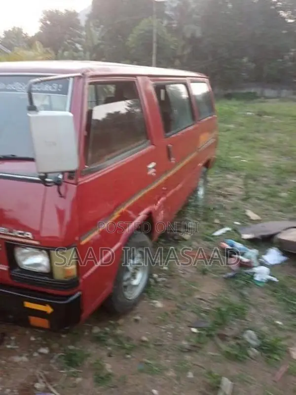 Mitsubishi L300 Delica 1983