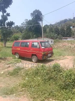 Mitsubishi L300 Delica 1983