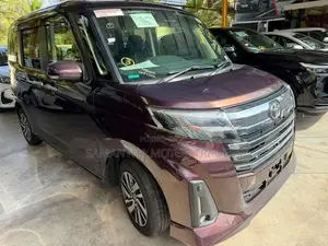 Toyota Roomy Custom G 2023