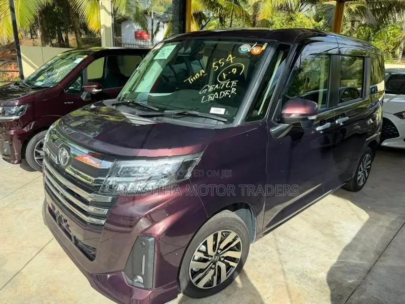 Toyota Roomy Custom G 2023