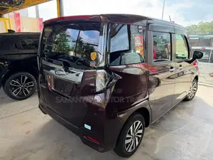 Toyota Roomy Custom G 2023