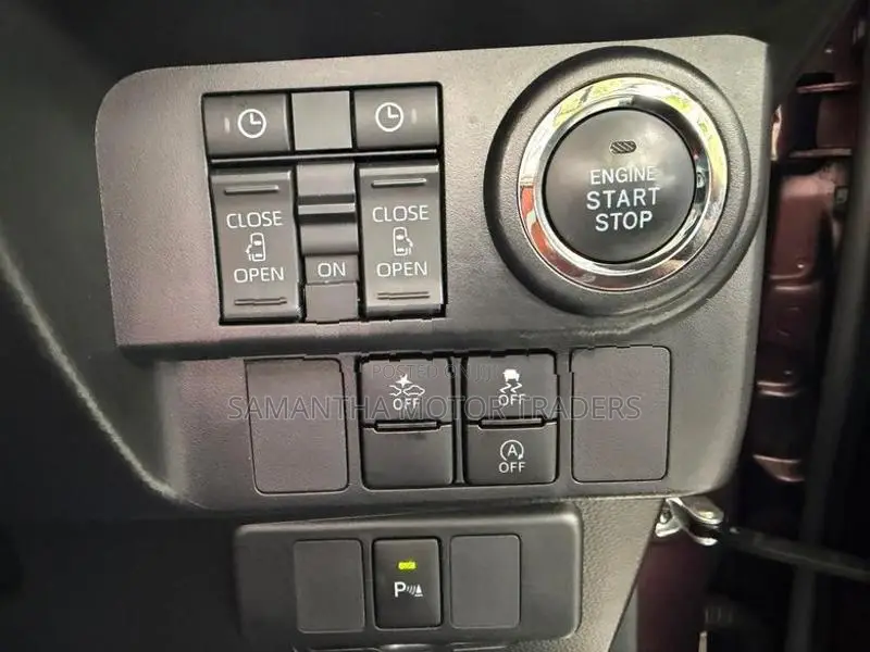 Toyota Roomy Custom G 2023