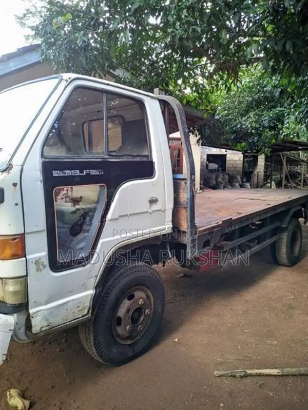 Isuzu Elf 1981