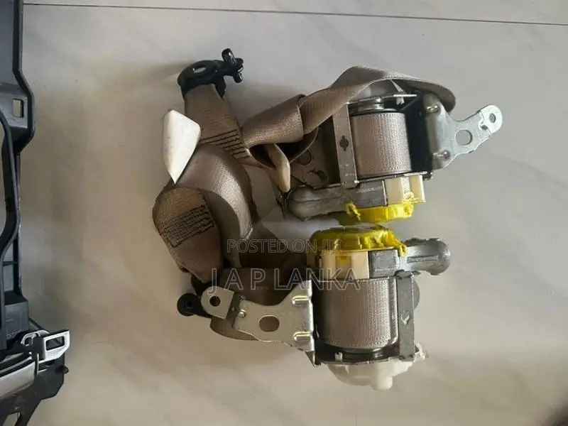 Toyota Axio Seat Belts