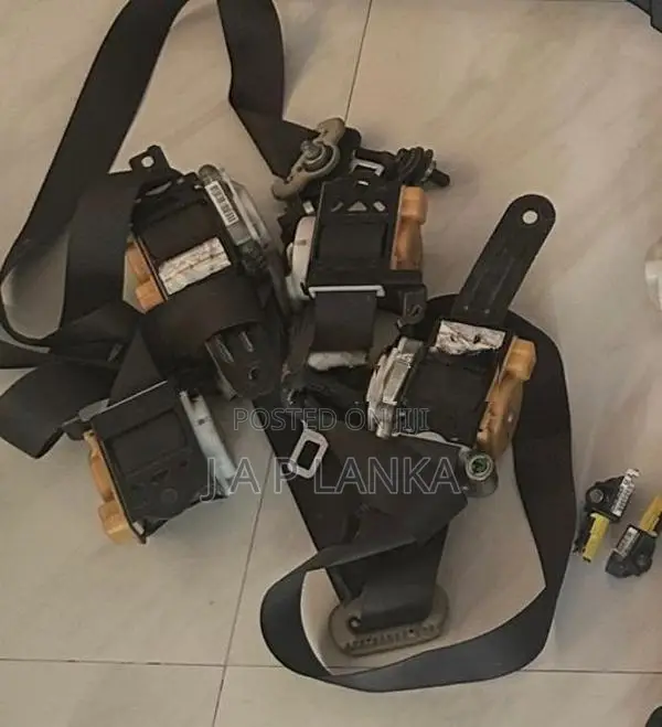 Honda Vezel Seat Belts