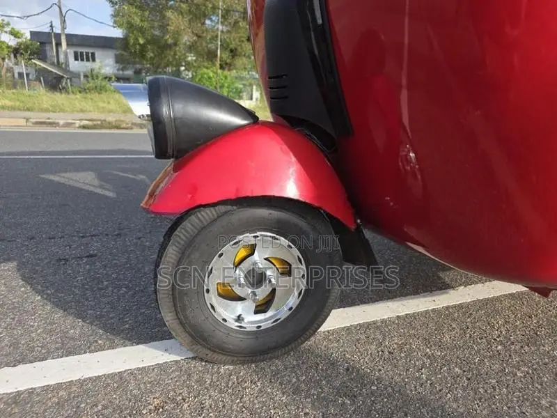 Bajaj RE 2006