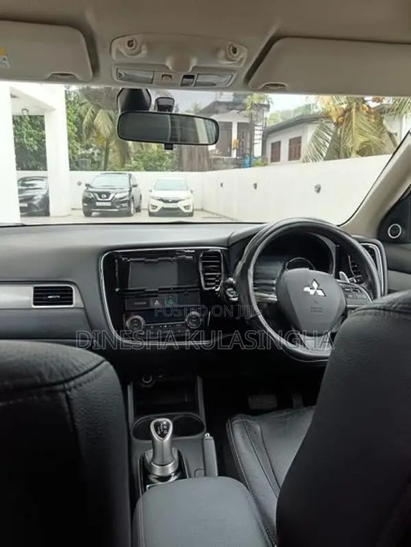 Mitsubishi Outlander Phev 2015