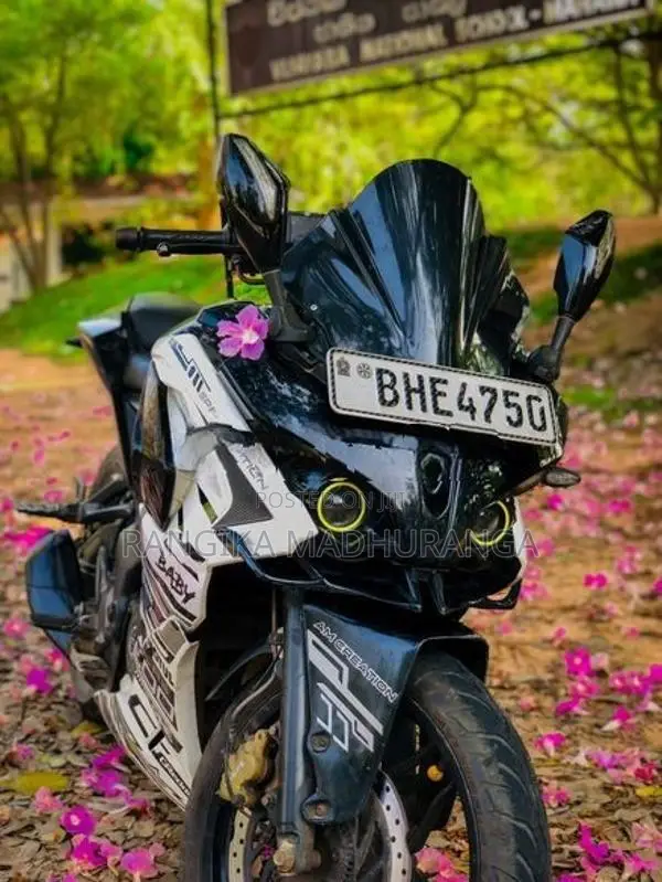 Bajaj Pulsar RS200 2018