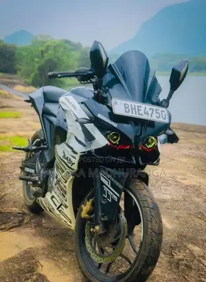 Bajaj Pulsar RS200 2018