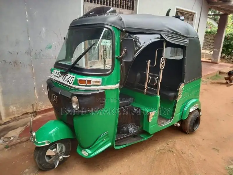 Bajaj RE 2014