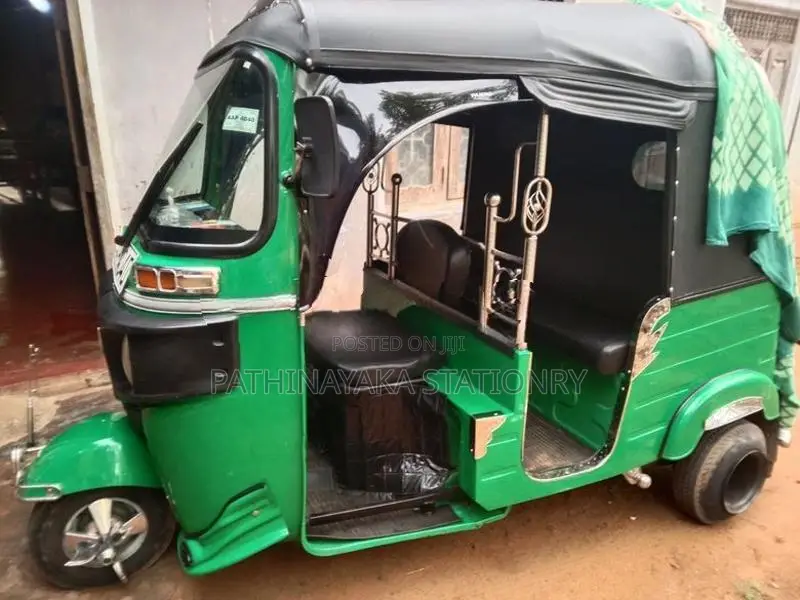 Bajaj RE 2014