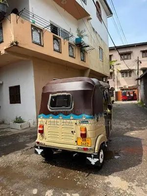 Bajaj RE 2Stork 2005