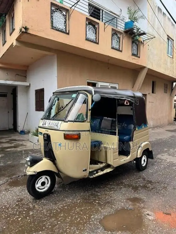 Bajaj RE 2Stork 2005