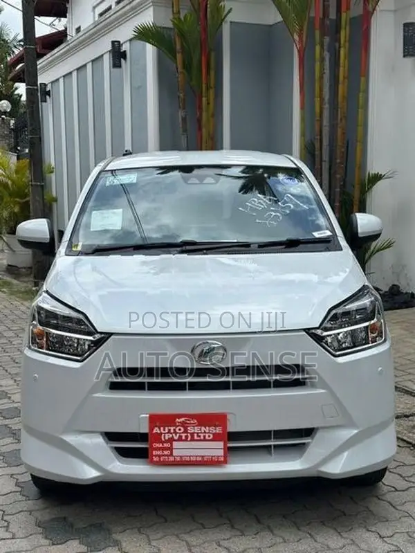 Daihatsu Mira Es SA 3 2026