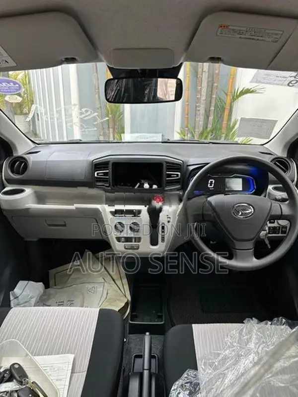 Daihatsu Mira Es SA 3 2026